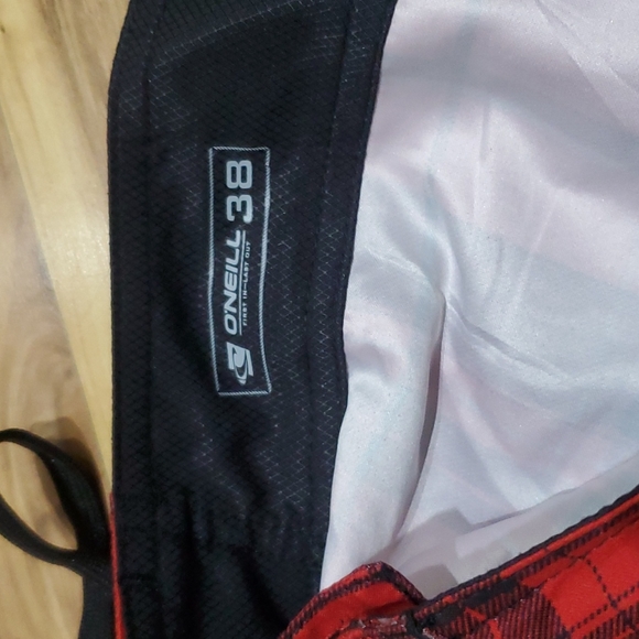 O'Neill Santa Cruz Red Plaid Boardshorts - size 38 - Picture 9 of 12